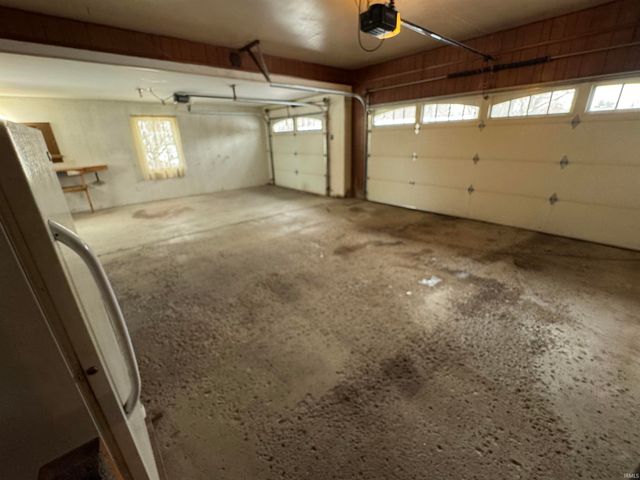 7090 W Crestwood Drive, Delphi, IN 46923