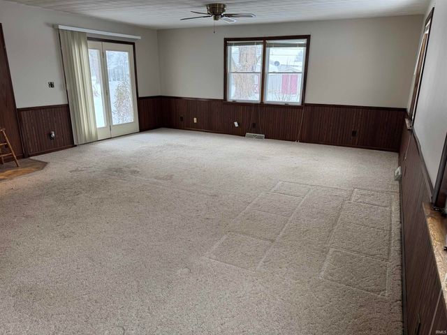 7090 W Crestwood Drive, Delphi, IN 46923