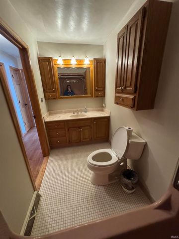 7090 W Crestwood Drive, Delphi, IN 46923