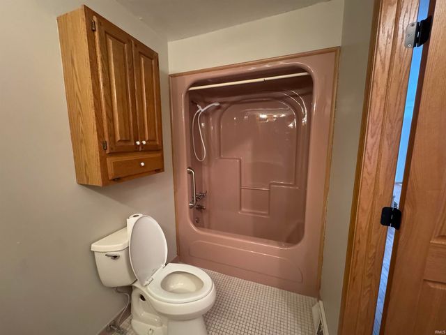 7090 W Crestwood Drive, Delphi, IN 46923