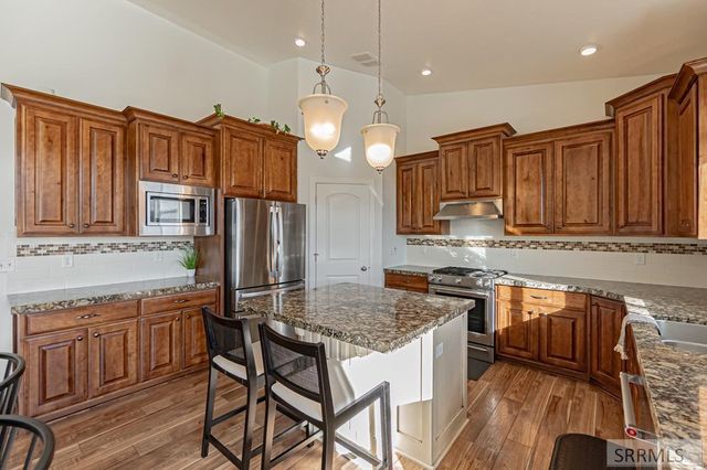 3830 Lakefield Lane, Ammon, ID 83406