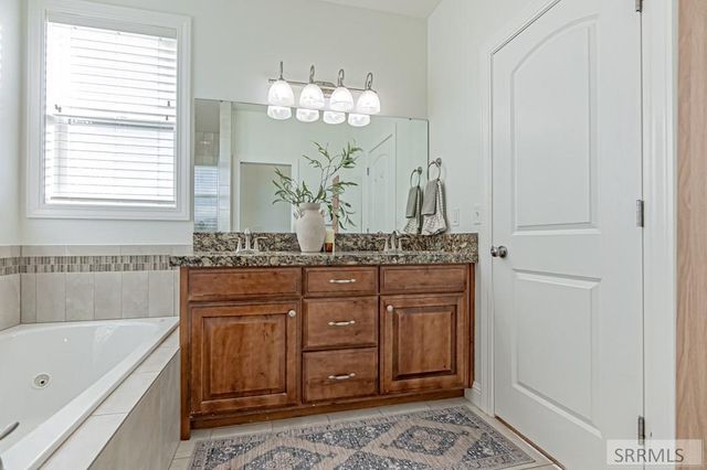 3830 Lakefield Lane, Ammon, ID 83406