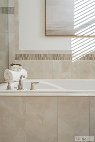 3830 Lakefield Lane, Ammon, ID 83406