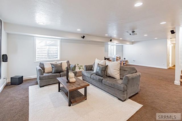 3830 Lakefield Lane, Ammon, ID 83406