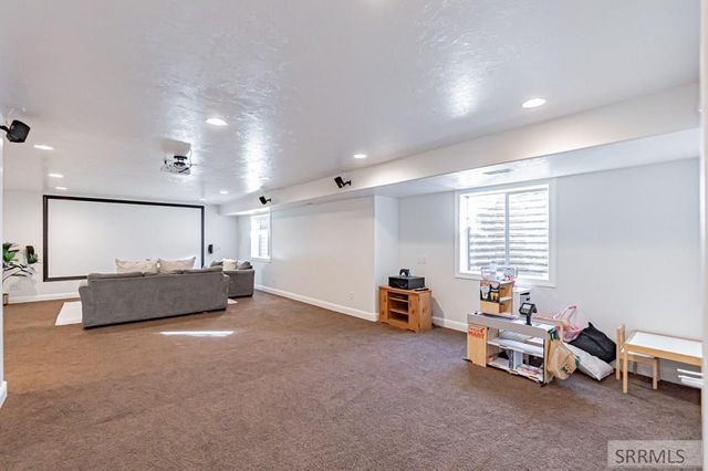 3830 Lakefield Lane, Ammon, ID 83406