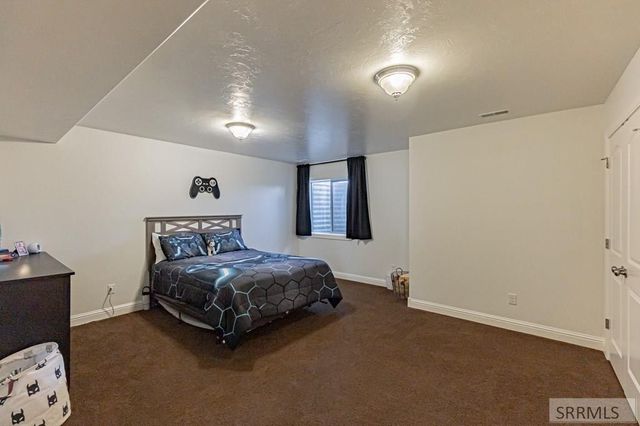 3830 Lakefield Lane, Ammon, ID 83406