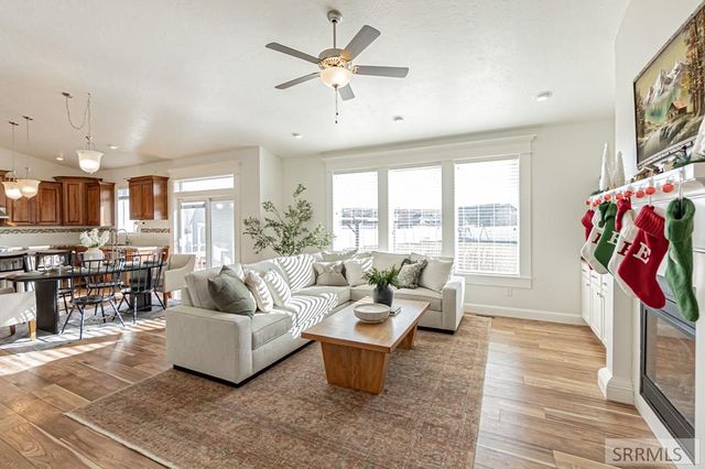 3830 Lakefield Lane, Ammon, ID 83406