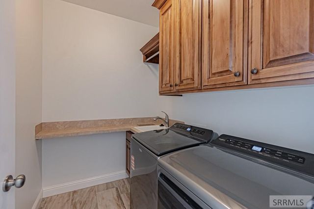 3830 Lakefield Lane, Ammon, ID 83406