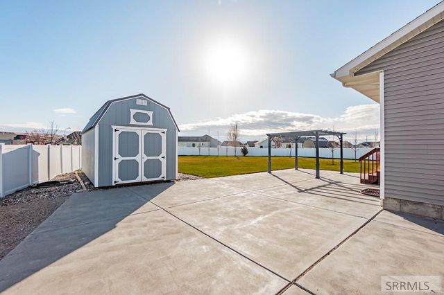 3830 Lakefield Lane, Ammon, ID 83406