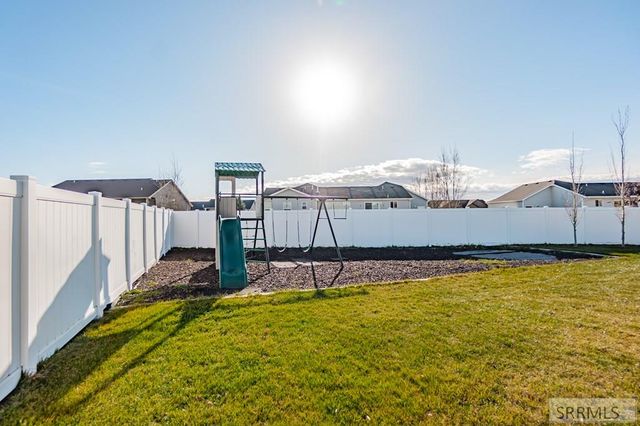 3830 Lakefield Lane, Ammon, ID 83406