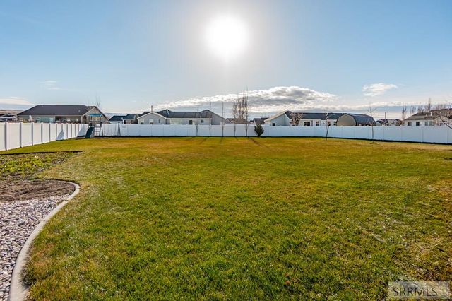 3830 Lakefield Lane, Ammon, ID 83406