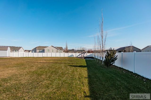 3830 Lakefield Lane, Ammon, ID 83406