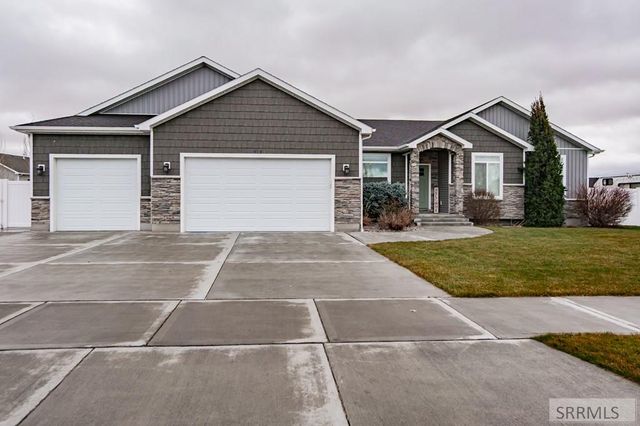 3830 Lakefield Lane, Ammon, ID 83406
