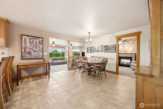 13811 68th Avenue Ct E, Puyallup, WA 98373