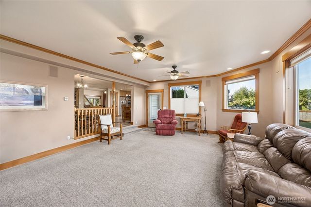 13811 68th Avenue Ct E, Puyallup, WA 98373
