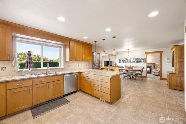 13811 68th Avenue Ct E, Puyallup, WA 98373