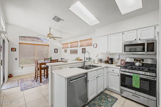 14053 N Trade Winds Way, Oro Valley, AZ 85755