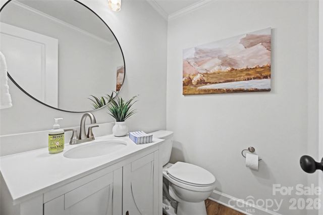 815 Hartness Avenue, Charlotte, NC 28211