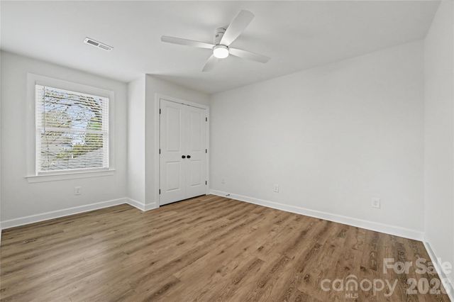 815 Hartness Avenue, Charlotte, NC 28211