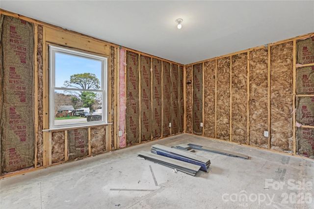 815 Hartness Avenue, Charlotte, NC 28211