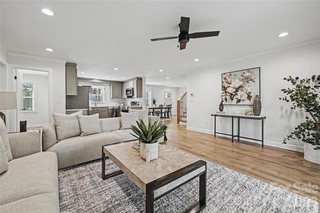 815 Hartness Avenue, Charlotte, NC 28211