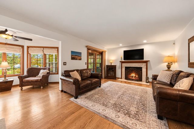 9260 Franklin Drive, St. John, IN 46373