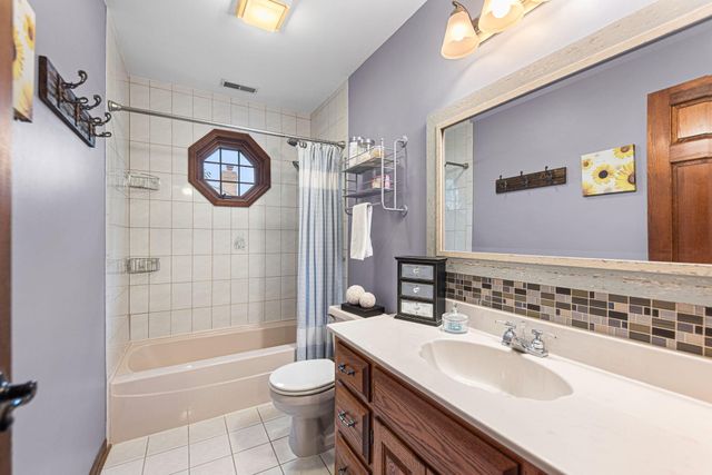 9260 Franklin Drive, St. John, IN 46373