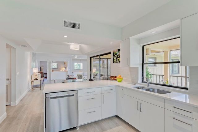 17053 Waterbend Drive, Jupiter, FL 33477