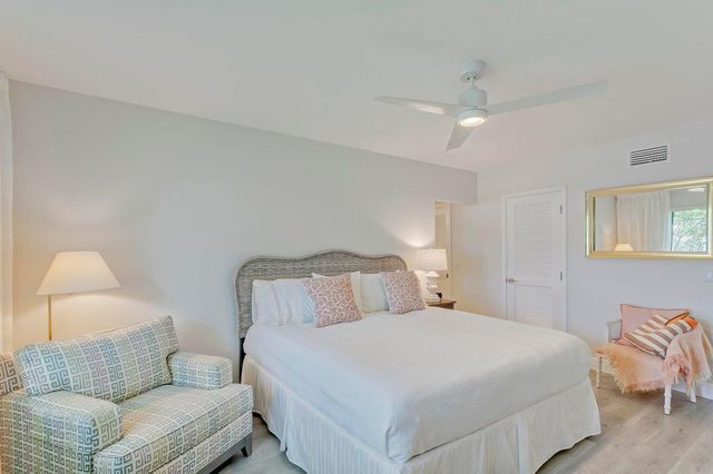 17053 Waterbend Drive, Jupiter, FL 33477