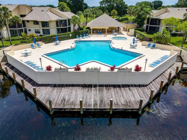 17053 Waterbend Drive, Jupiter, FL 33477