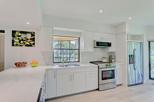 17053 Waterbend Drive, Jupiter, FL 33477
