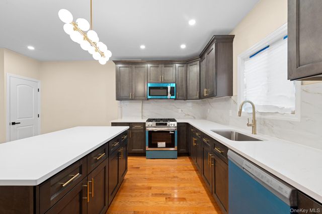 22531 106th Avenue, Queens Village, NY 11429