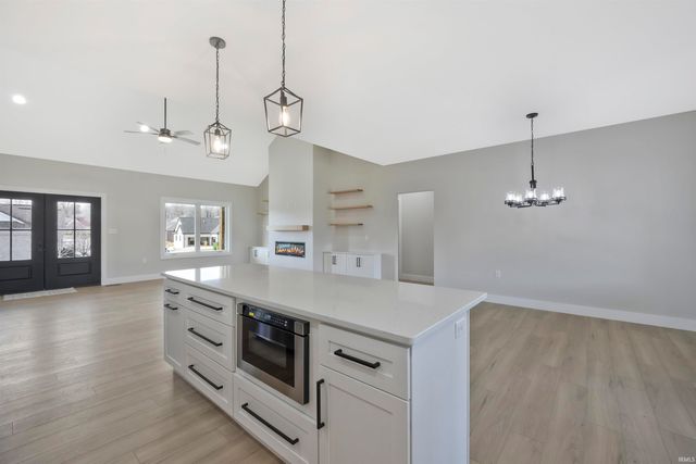 6100 Ashford Drive, Newburgh, IN 47630