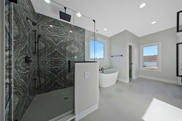 6100 Ashford Drive, Newburgh, IN 47630