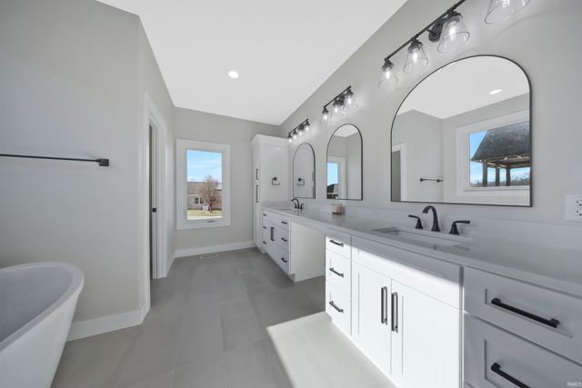 6100 Ashford Drive, Newburgh, IN 47630