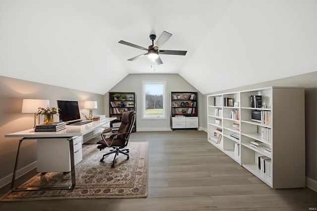 6100 Ashford Drive, Newburgh, IN 47630