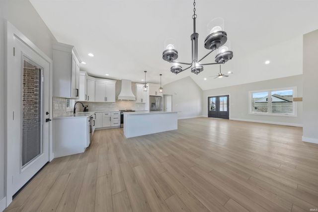 6100 Ashford Drive, Newburgh, IN 47630