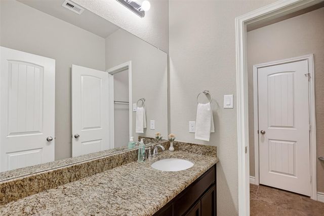 732 Somerset Landing Lane, League City, TX 77573