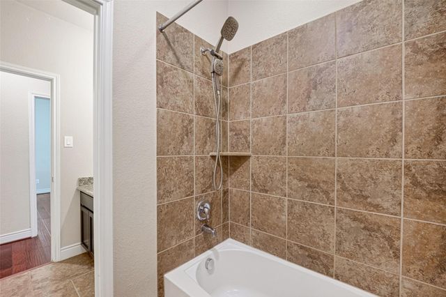 732 Somerset Landing Lane, League City, TX 77573