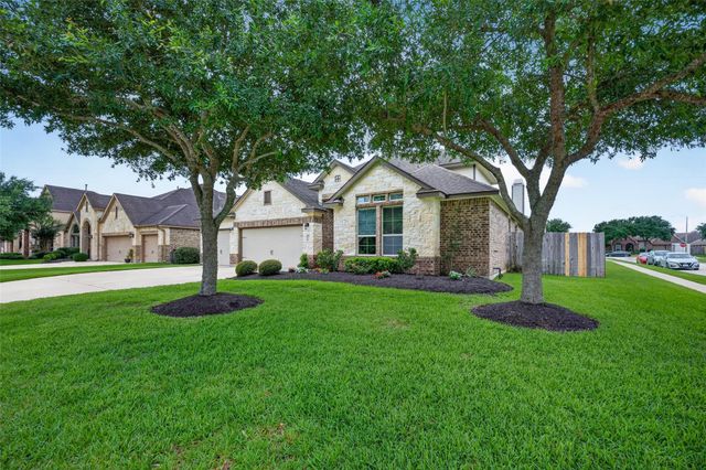 732 Somerset Landing Lane, League City, TX 77573