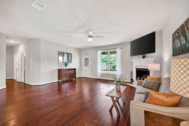 732 Somerset Landing Lane, League City, TX 77573