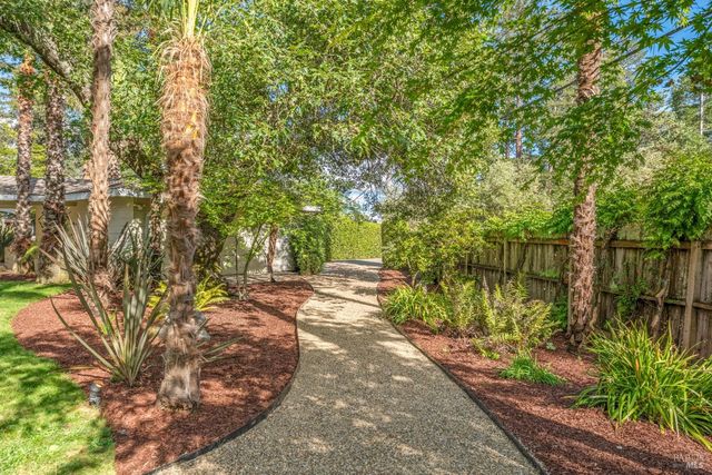 541 Sunset Dr, Angwin, CA 94508