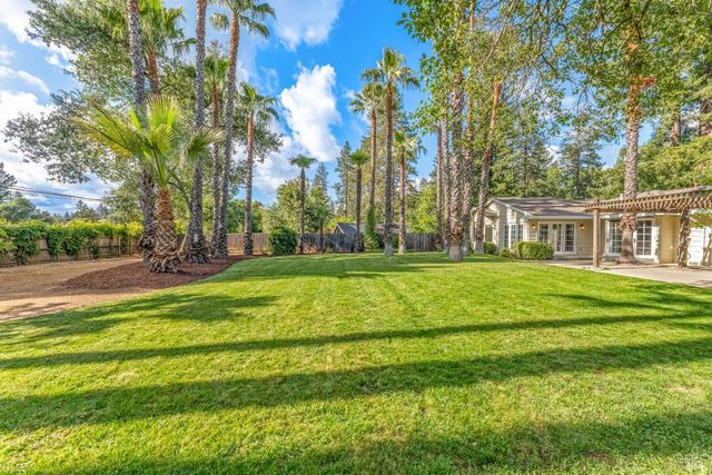 541 Sunset Dr, Angwin, CA 94508