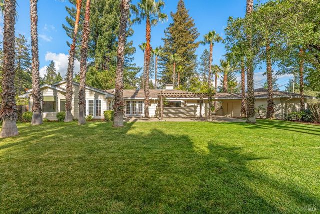 541 Sunset Dr, Angwin, CA 94508