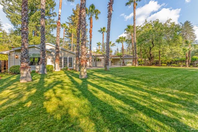 541 Sunset Dr, Angwin, CA 94508