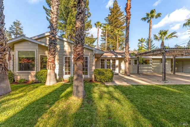 541 Sunset Dr, Angwin, CA 94508