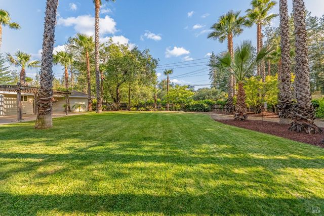 541 Sunset Dr, Angwin, CA 94508