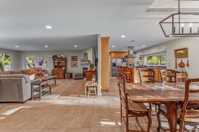 541 Sunset Dr, Angwin, CA 94508