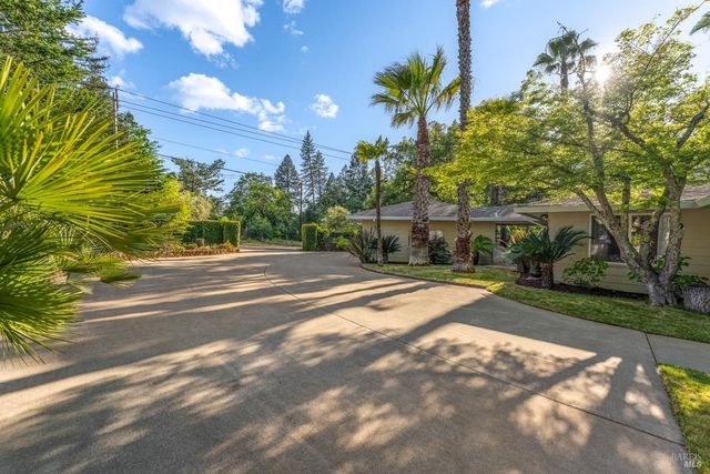 541 Sunset Dr, Angwin, CA 94508