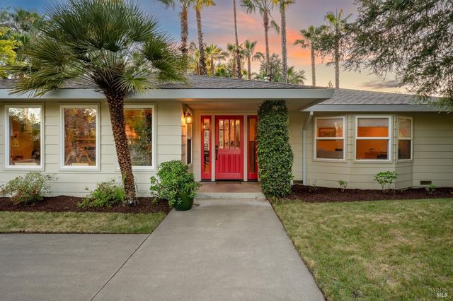 541 Sunset Dr, Angwin, CA 94508